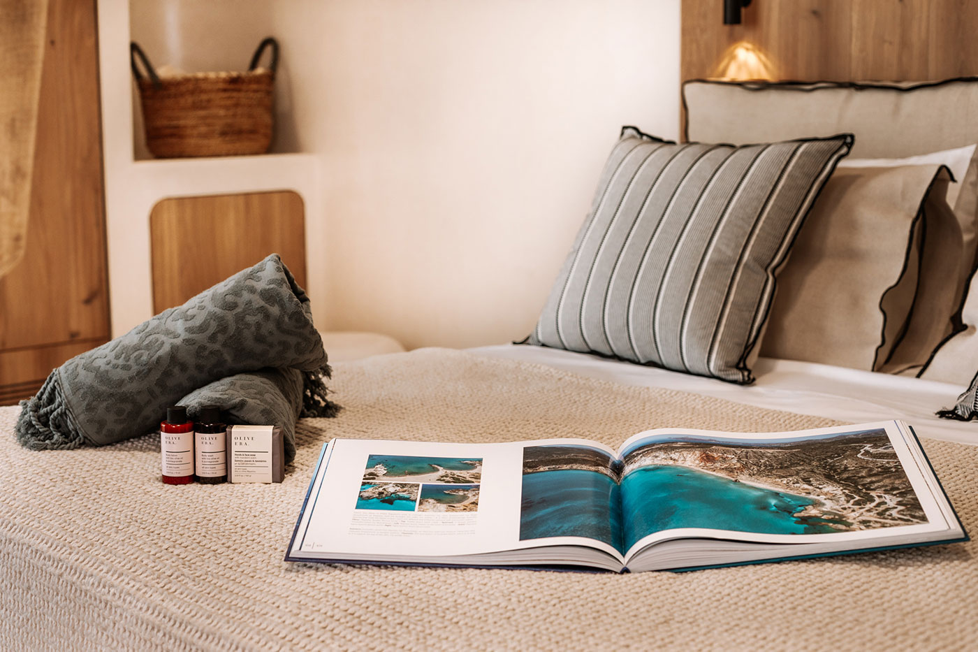 Cabana Sea View Suites White Pebble Suites